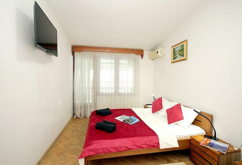 اتاق لوکس, Vila Castello