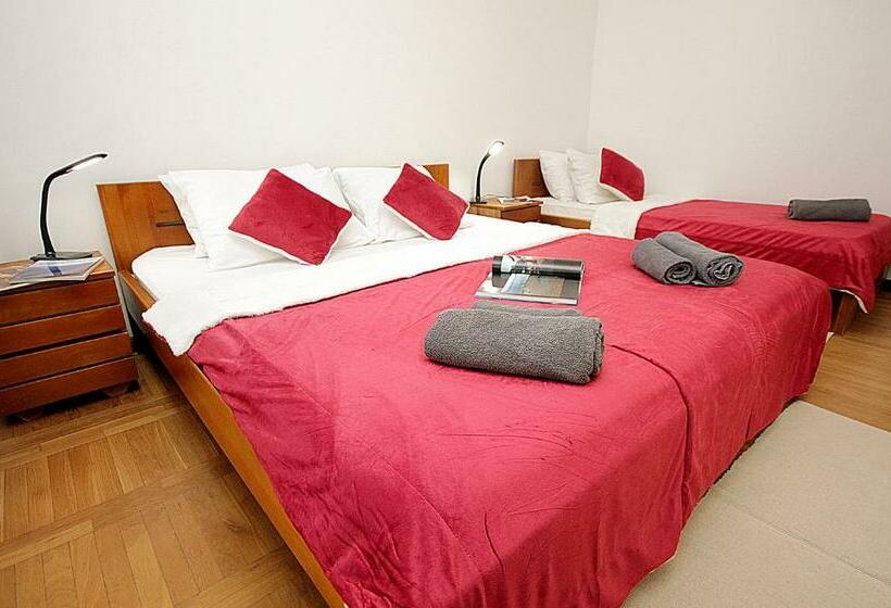 اتاق لوکس با چشمانداز دریا, Vila Castello