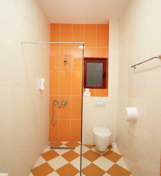 اتاق لوکس با چشمانداز دریا, Vila Castello