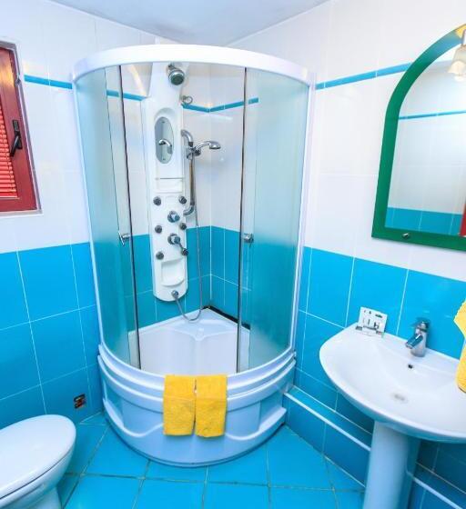 اتاق استاندارد سه نفره, Vila Castello