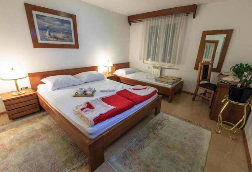 اتاق استاندارد سه نفره, Vila Castello