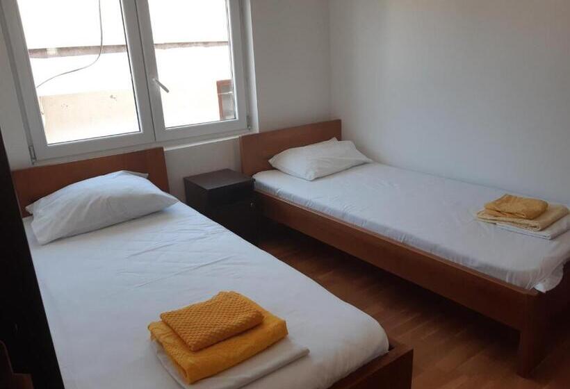 اتاق استاندارد سه تخته با بالکن, Vila Castello