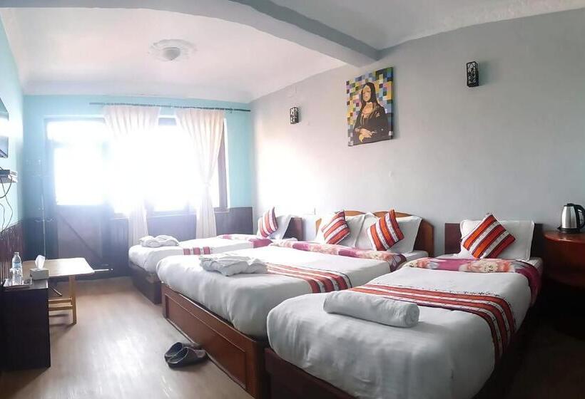 اتاق استاندارد سه تخته با بالکن, Mountain Resort