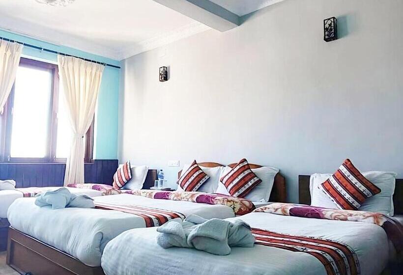 اتاق استاندارد سه تخته با بالکن, Mountain Resort