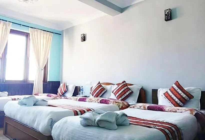 اتاق استاندارد سه تخته با بالکن, Mountain Resort