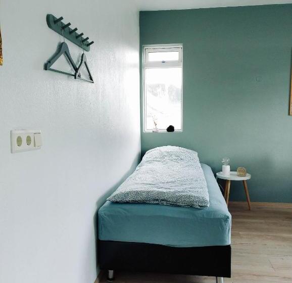 اتاق استاندارد با چشم‌انداز دریا, Bergistangi Guest House