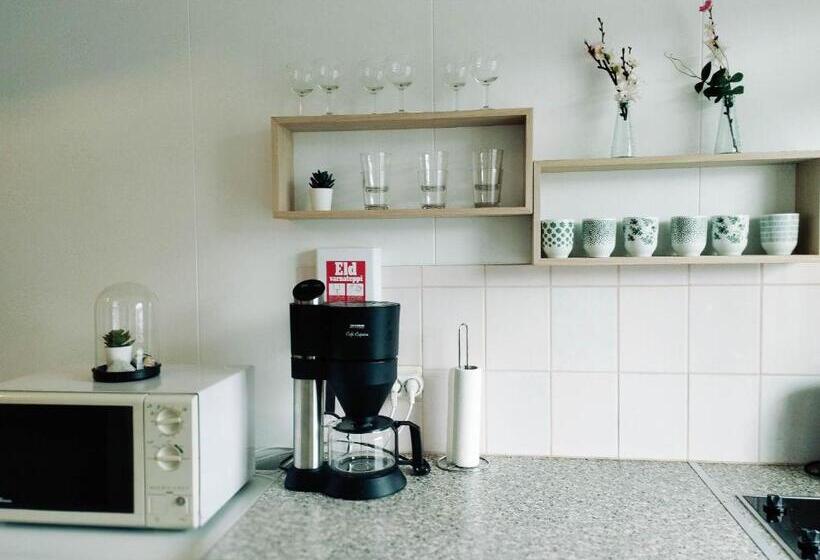 اتاق استاندارد با چشم‌انداز دریا, Bergistangi Guest House