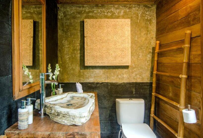 带花园景观和一个卧室的别墅, Dewi Tara Haven