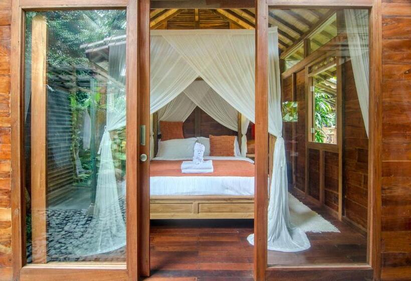 带花园景观和一个卧室的别墅, Dewi Tara Haven