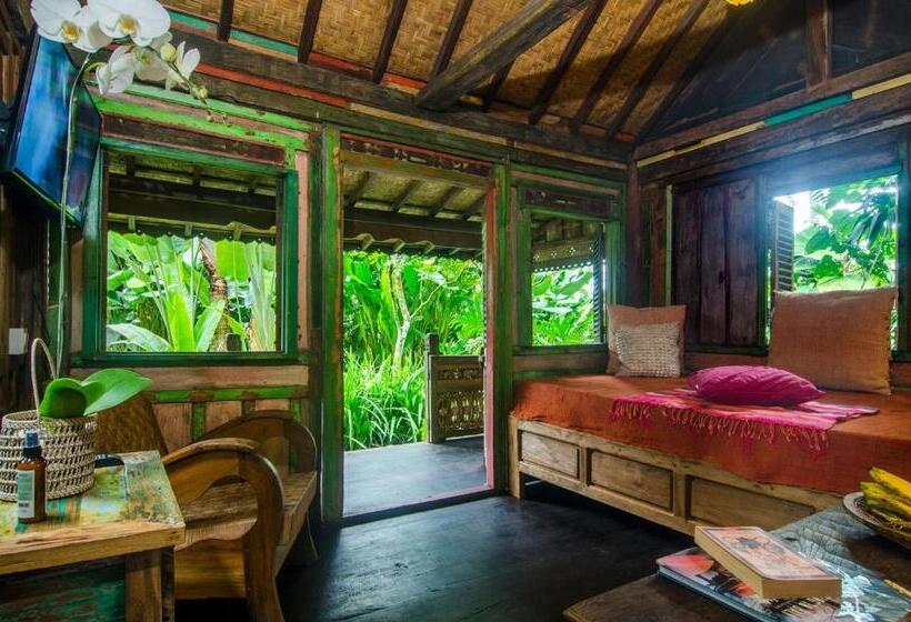 带花园景观和一个卧室的别墅, Dewi Tara Haven