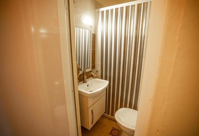 اتاق استاندارد با بالکن, Jordan Heritage Madhafa