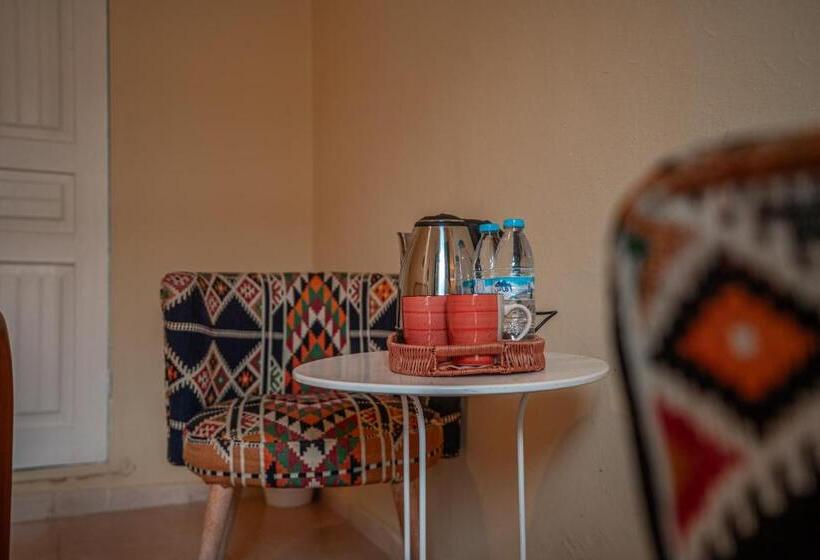 اتاق استاندارد با بالکن, Jordan Heritage Madhafa