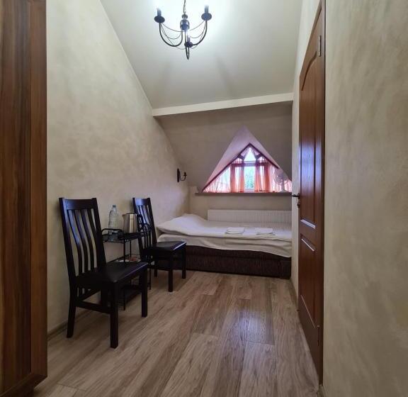 اتاق اکونومی, Meldynas