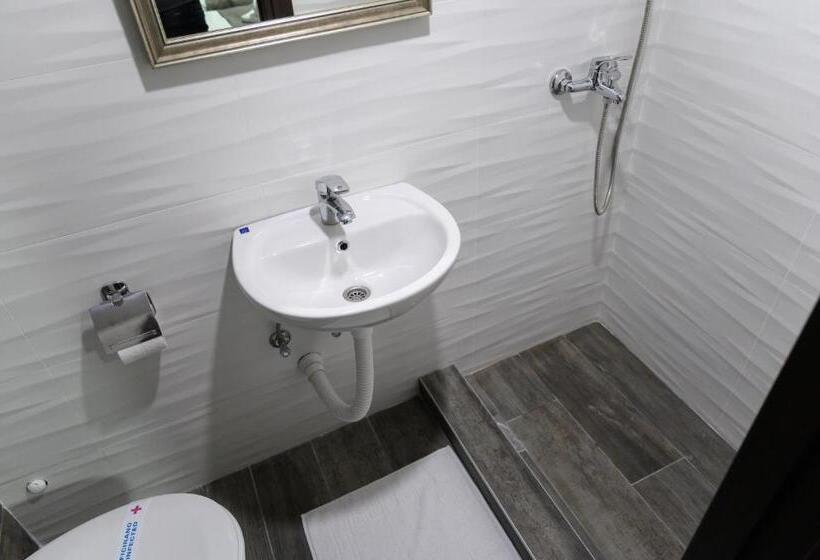 اتاق استاندارد با چشم‌انداز دریاچه, Jezero Kudrec