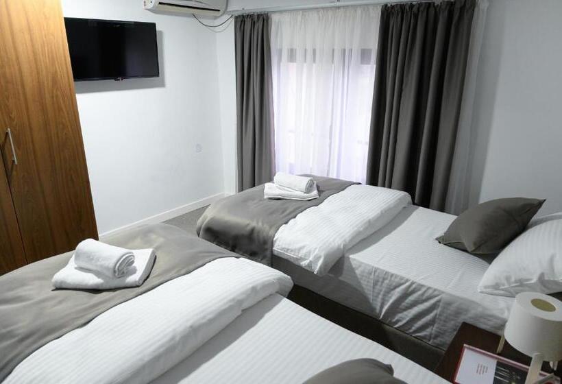 اتاق استاندارد با چشم‌انداز دریاچه, Jezero Kudrec