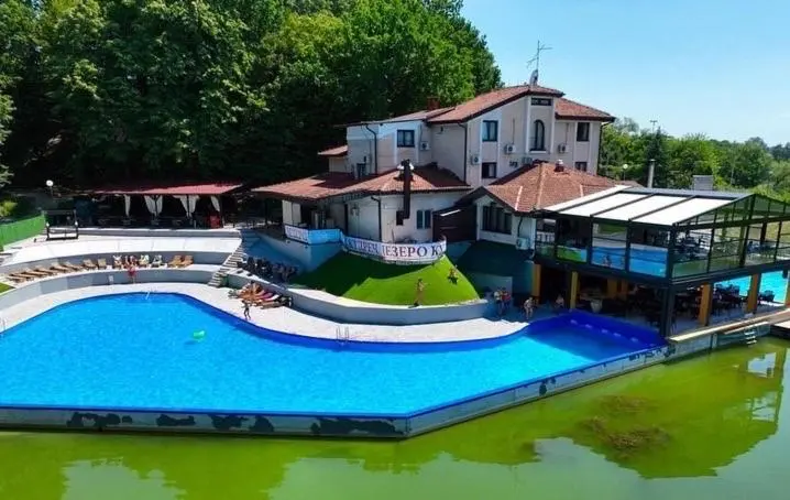 اتاق لوکس, Jezero Kudrec