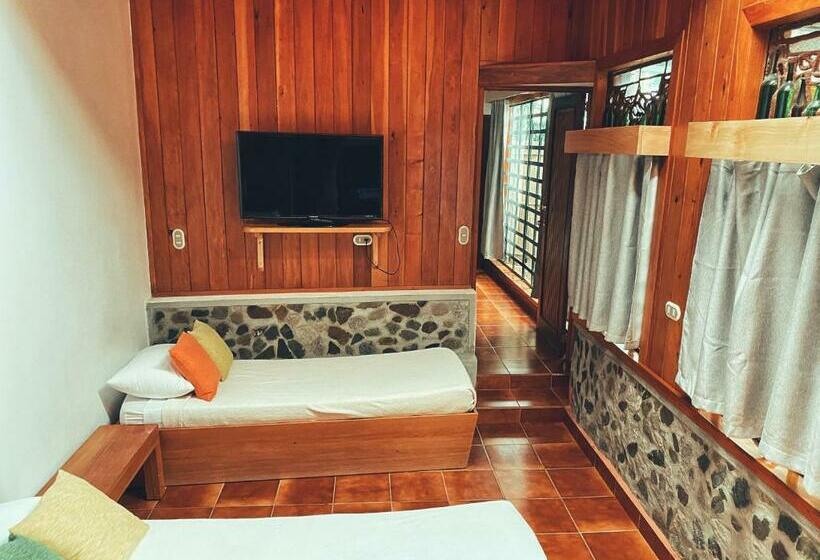 اتاق خانوادگی, El Dragon