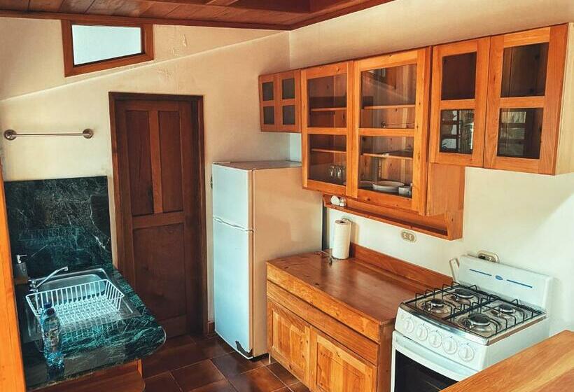 اتاق خانوادگی, El Dragon