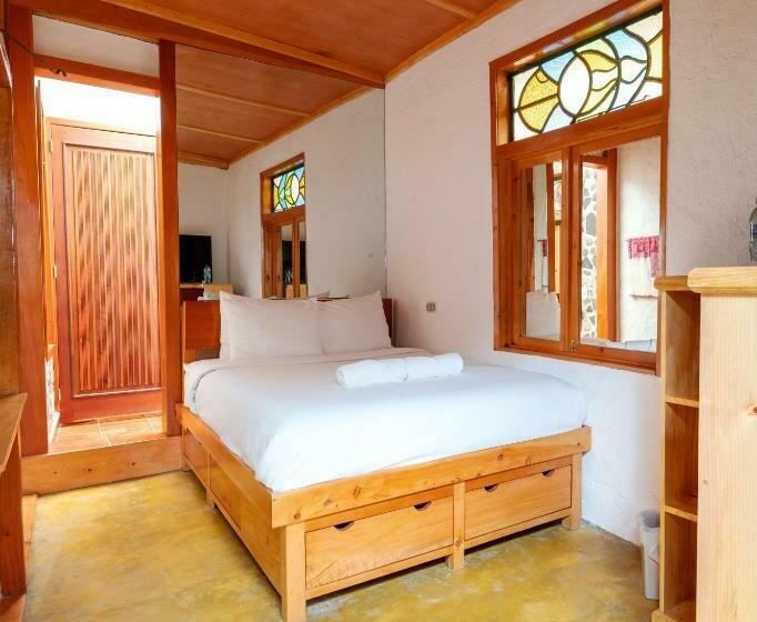 اتاق اکونومی, El Dragon