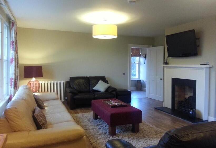 Дом 1 Спальня, Gate Lodge At Lough Erne Golf Village