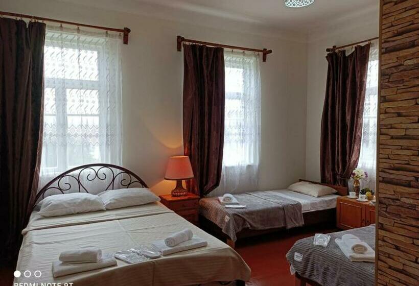 اتاق استاندارد, Megobroba Inn