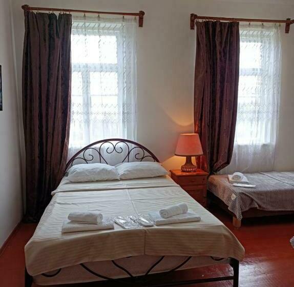 اتاق استاندارد, Megobroba Inn