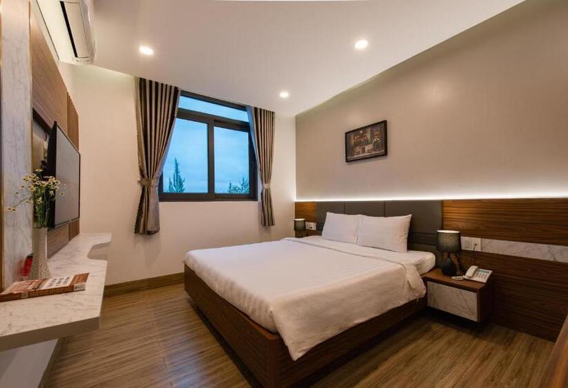 اتاق لوکس با تخت بزرگ, West Lake Hotel Near Bai Dai Beach