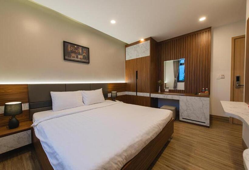 اتاق لوکس با تخت بزرگ, West Lake Hotel Near Bai Dai Beach