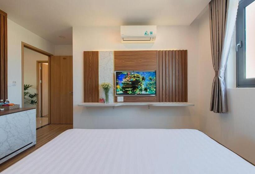 اتاق لوکس با تخت بزرگ, West Lake Hotel Near Bai Dai Beach