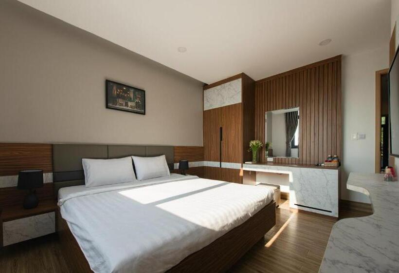 اتاق لوکس با تخت بزرگ, West Lake Hotel Near Bai Dai Beach