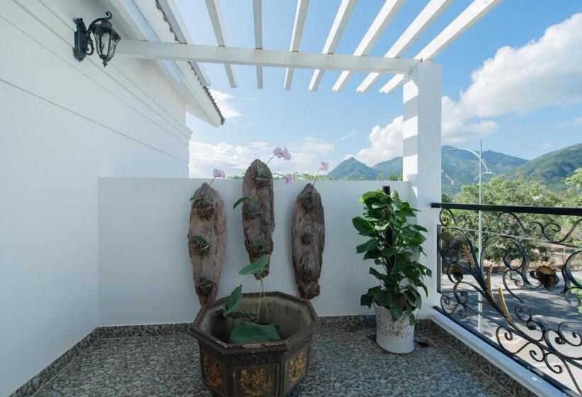 ویلای 1 خوابه, West Lake Hotel Near Bai Dai Beach