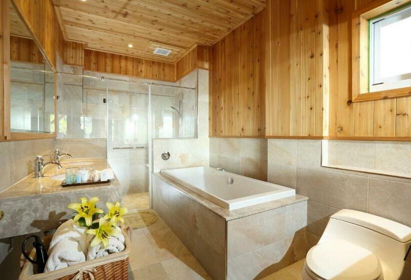 سوییت خانوادگی, Country Story B&b