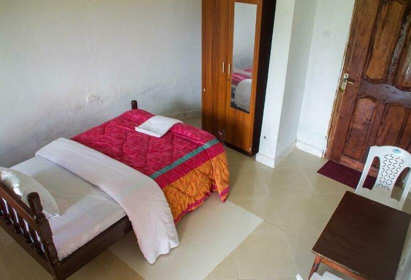 اتاق استاندارد, Efraz Motel Kanungu