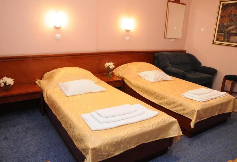 اتاق استاندارد, Norcev