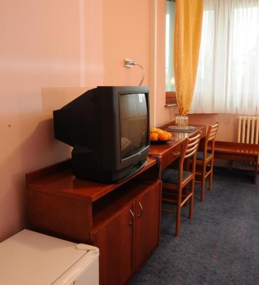 اتاق استاندارد, Norcev