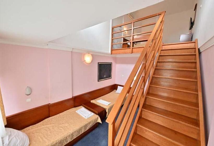 اتاق خانوادگی, Norcev