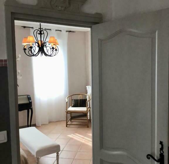 Номер Стандарт, Maison En Cramaillan