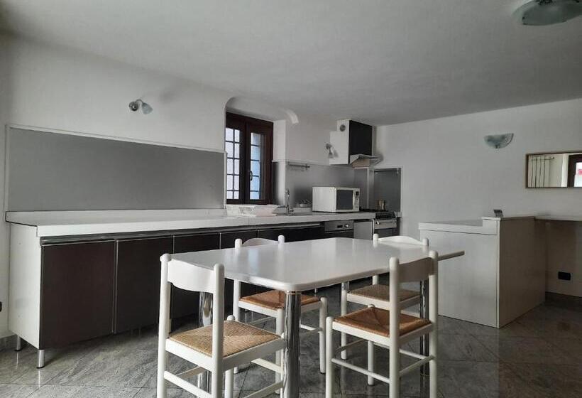 شقة غرفة واحدة, B&b Al Castel