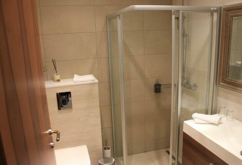 اتاق لوکس, Dimon