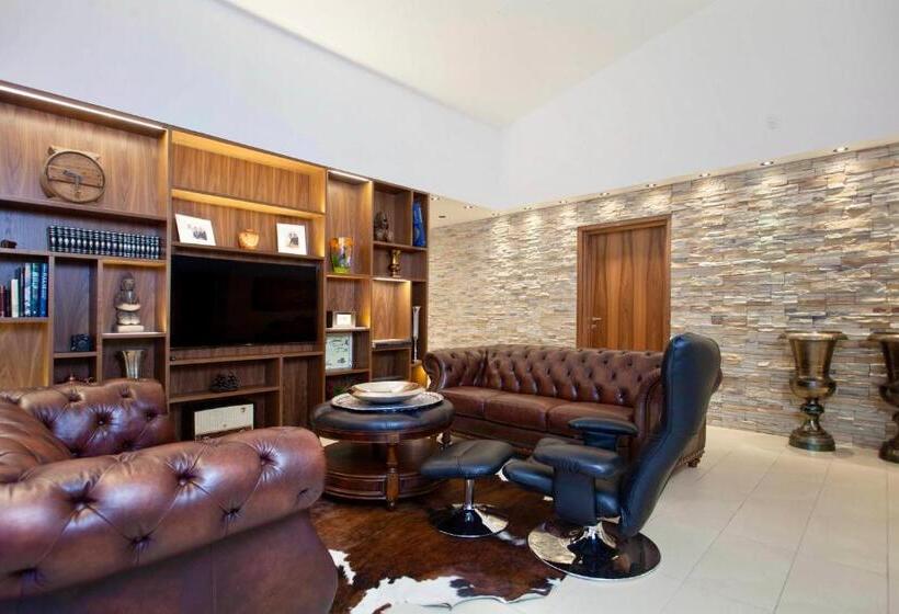 اتاق لوکس, Dimon