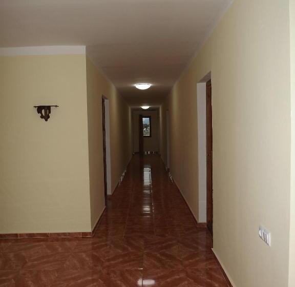 اتاق استاندارد, Emocia