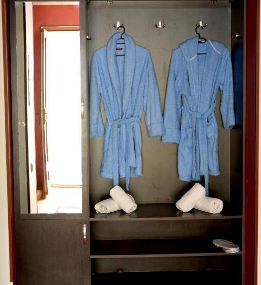 اتاق استاندارد, Emocia