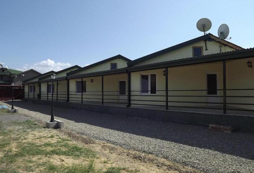 اتاق لوکس با بالکن, Emocia