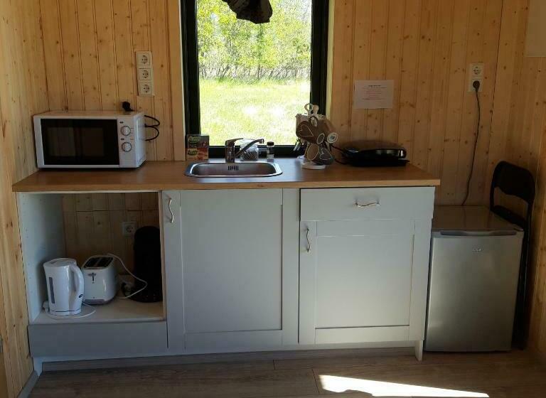 بانگلوی استاندارد, Miðhvammur Farm Stay