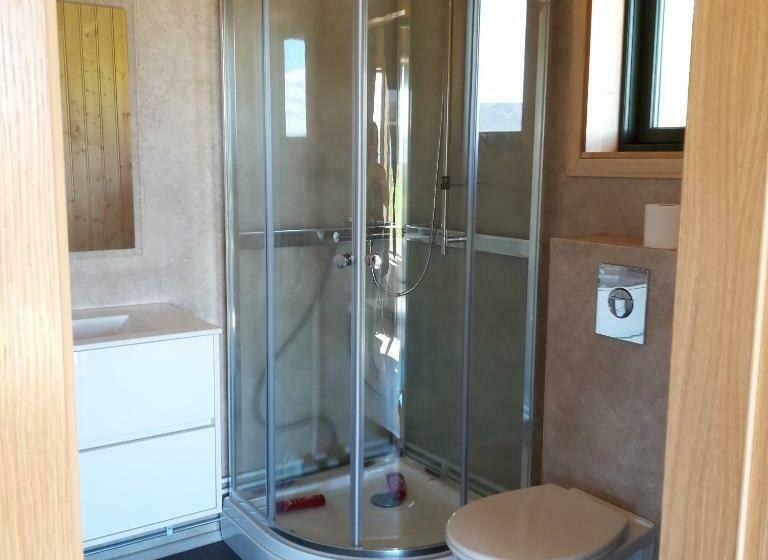 بانگلوی استاندارد, Miðhvammur Farm Stay