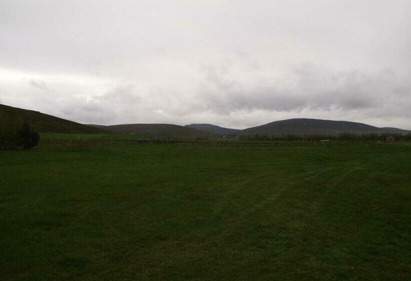 بانگلوی استاندارد, Miðhvammur Farm Stay