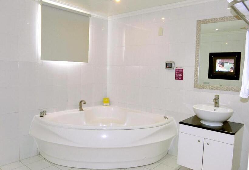 اتاق استاندارد با وان آب گرم, Huang Xing Motel