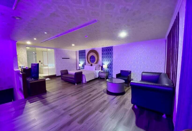 اتاق استاندارد با وان آب گرم, Huang Xing Motel