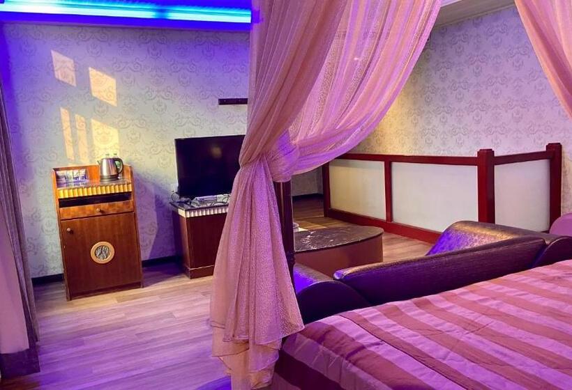 اتاق استاندارد با وان آب گرم, Huang Xing Motel