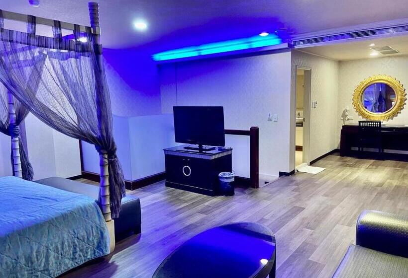 اتاق استاندارد با وان آب گرم, Huang Xing Motel